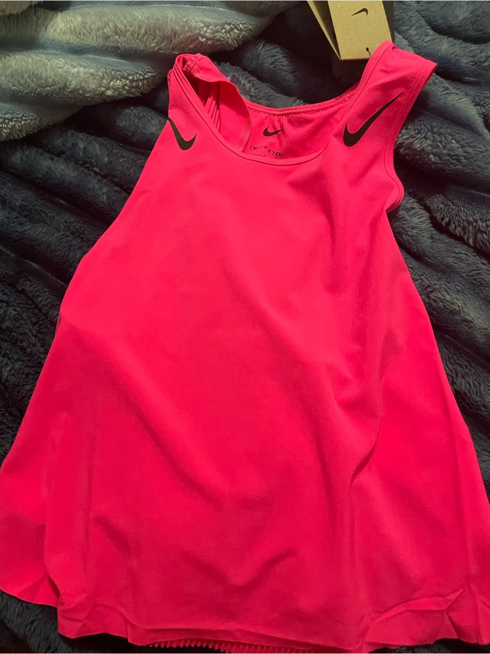 Nike aeroswift tank in sonic pink